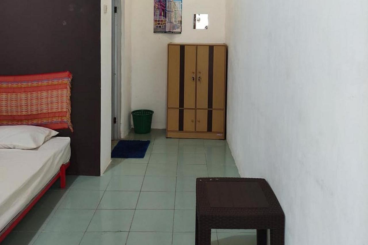 Losmen Yosi Carita Hotel Екстериор снимка