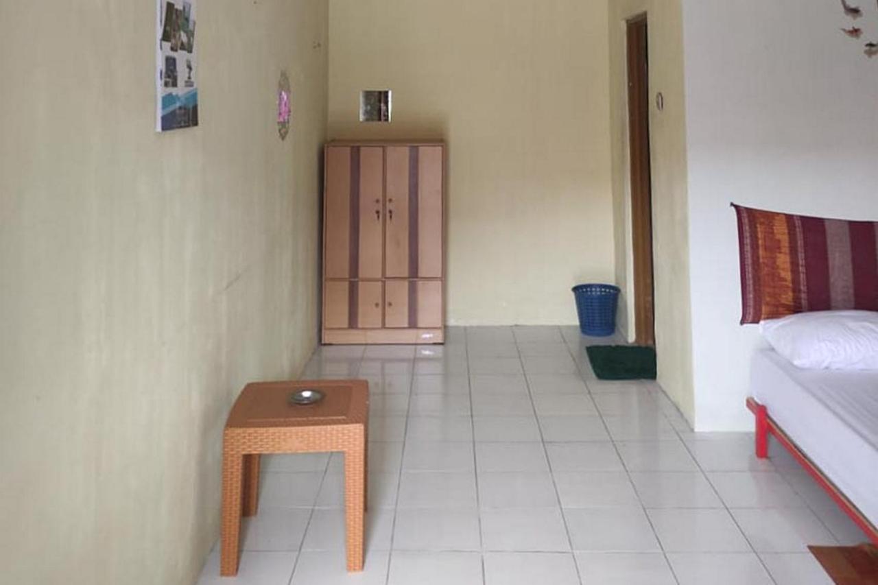 Losmen Yosi Carita Hotel Екстериор снимка